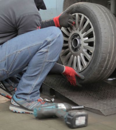 tyre-fitting tyre-fitting